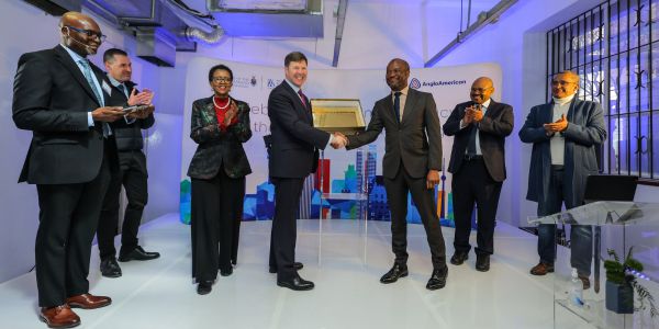 Chief Executive of Anglo American Duncan Wanblad and Vice-Chancellor and Principal of the University of the Witwatersrand Professor Prof Zeblon Vilakazi